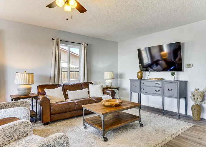 Group-friendly Oasis Near Roper State Park! *