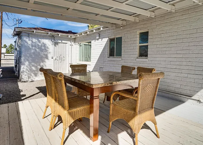 Group-friendly Oasis Near Roper State Park! *