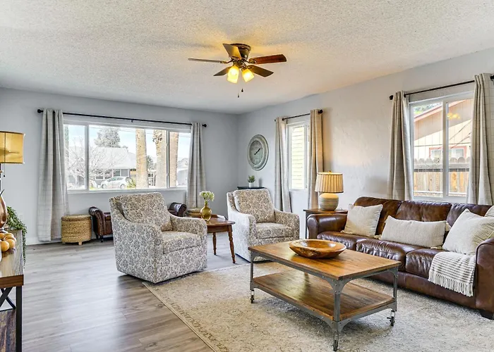 Group-friendly Oasis Near Roper State Park! Safford