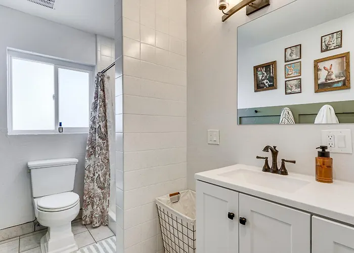 Holiday home Group-friendly Oasis Near Roper State Park!
