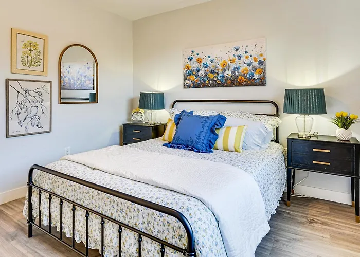 Group-friendly Oasis Near Roper State Park!
