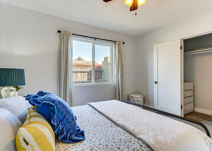Group-friendly Oasis Near Roper State Park! *